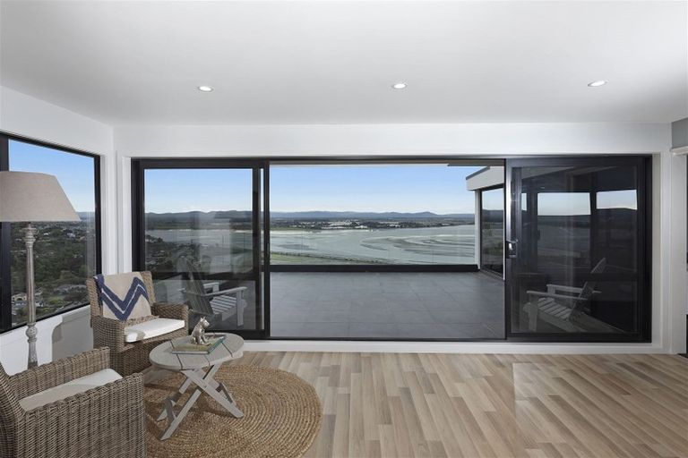 Photo of property in 11b Inverness Lane, Redcliffs, Christchurch, 8081