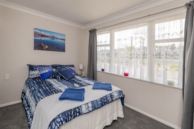 Photo of property in 335 Kawiu Road, Levin, 5510