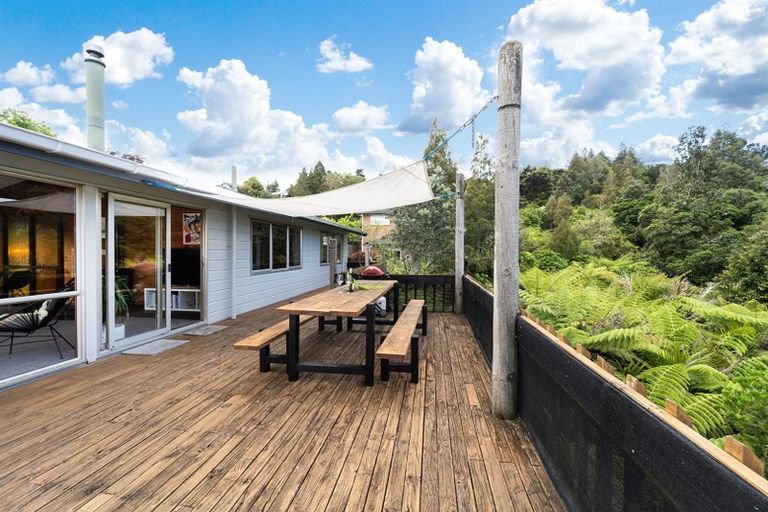 Photo of property in 27 Reynolds Place, Torbay, Auckland, 0630