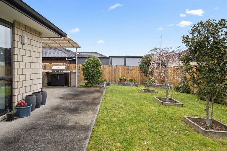 Photo of property in 25 Ripple Grove, Waiuku, 2123