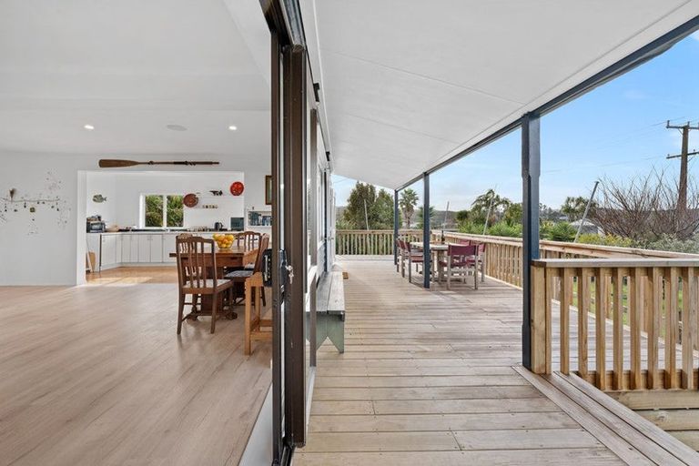 Photo of property in 20 Komiti Road, Tinopai, 0593