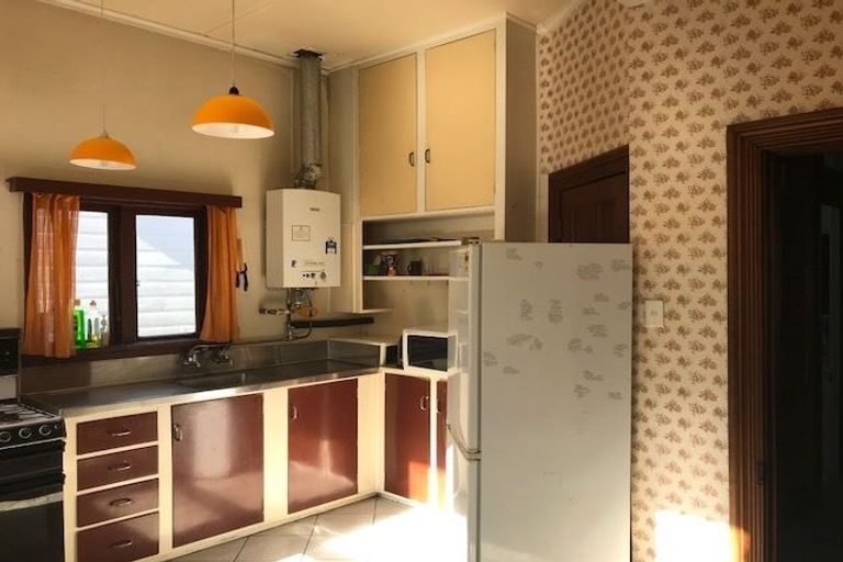 Photo of property in 18 Talavera Terrace, Kelburn, Wellington, 6012