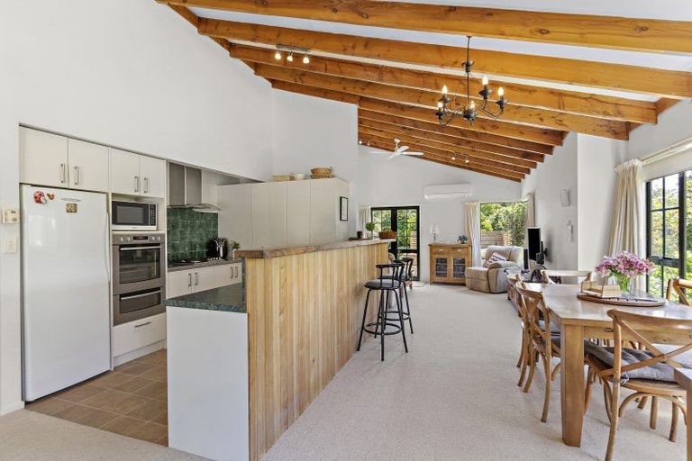 Photo of property in 37 Regent Street, Martinborough, 5711