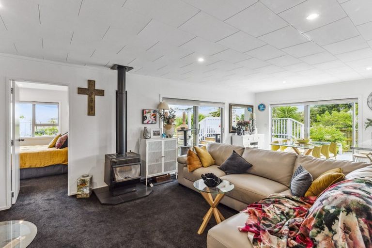 Photo of property in 8 Norna Grove, Waikawa Beach, Levin, 5573