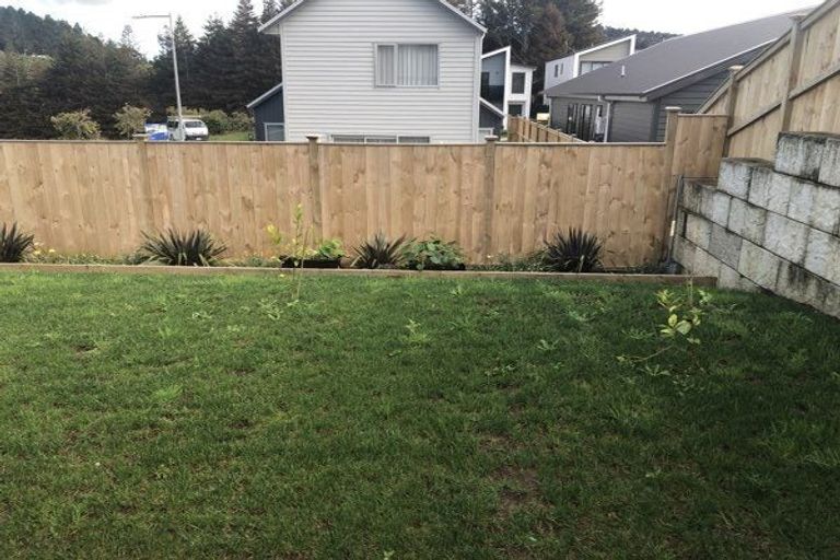 Photo of property in 19 Paparahi Place, Wainui, Silverdale, 0992