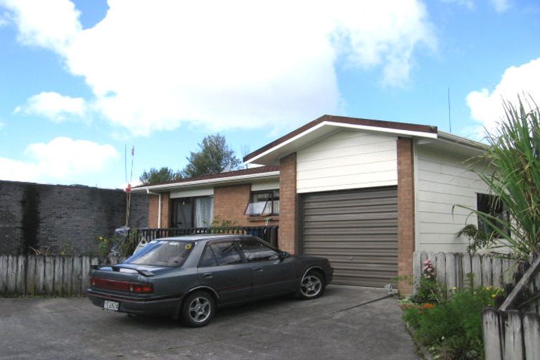 Photo of property in 5 Mayfair Place, Henderson, Auckland, 0614