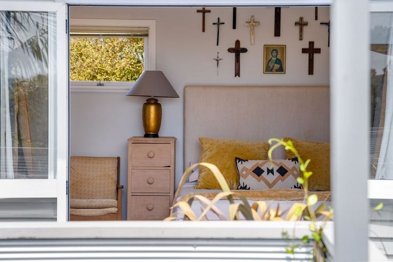 Photo of property in 1/73 Birkdale Road, Birkdale, Auckland, 0626