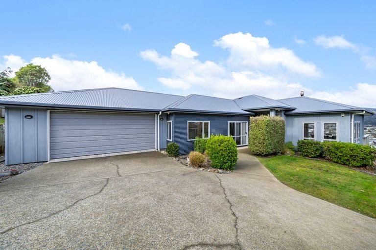 Photo of property in 13a Riverstone Drive, Riverstone Terraces, Upper Hutt, 5018