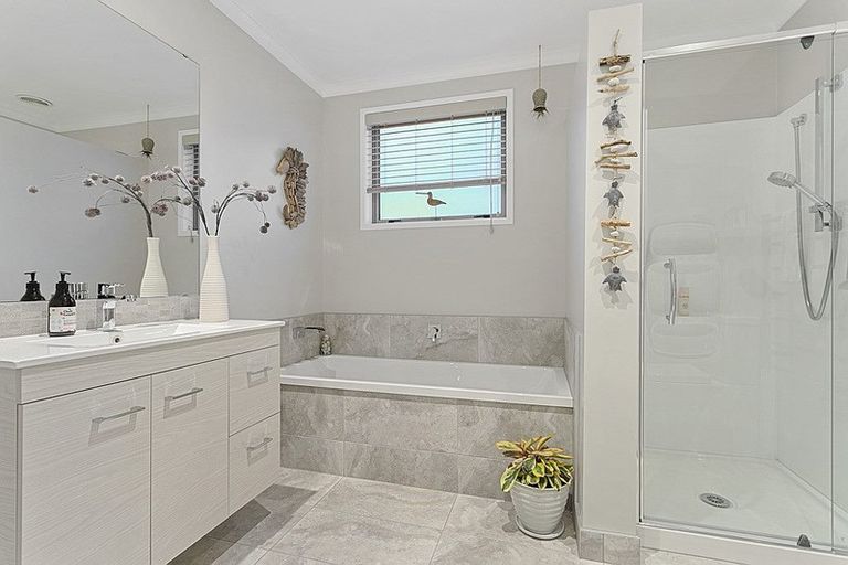 Photo of property in 2 Skylark Road, Hobsonville, Auckland, 0616