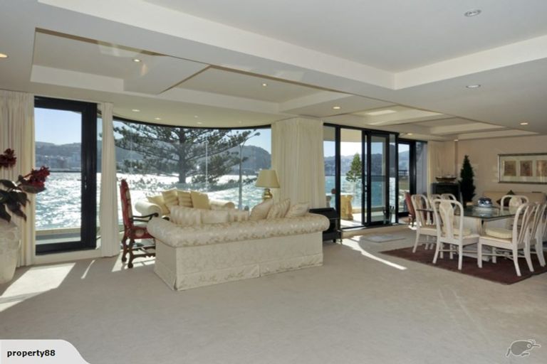 Photo of property in 9/310 Oriental Parade, Oriental Bay, Wellington, 6011