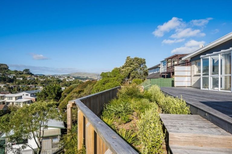 Photo of property in 103 Kahu Road, Paremata, Porirua, 5024