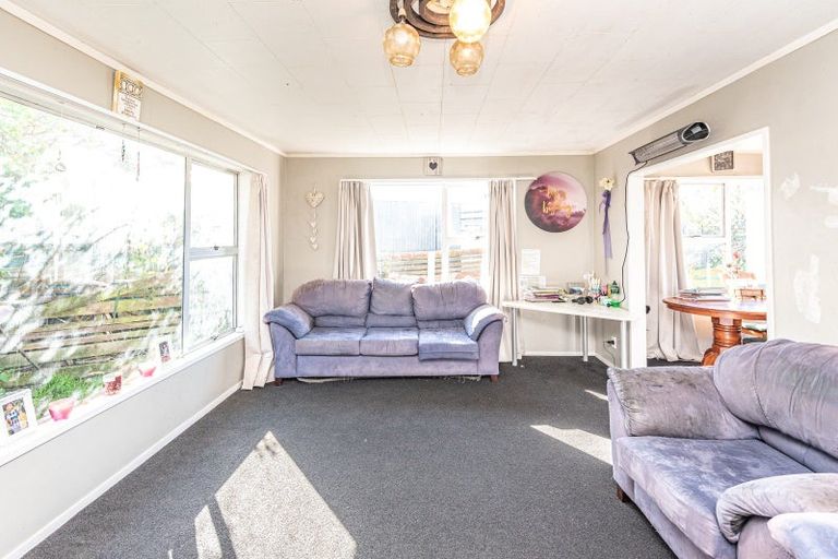 Photo of property in 112 Hinau Street, Castlecliff, Whanganui, 4501