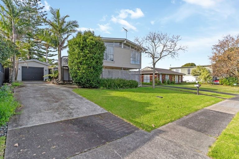 Photo of property in 21 Waterlea Avenue, Mangere Bridge, Auckland, 2022