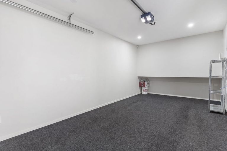 Photo of property in 21c Cherry Tree Place, Massey, Auckland, 0614
