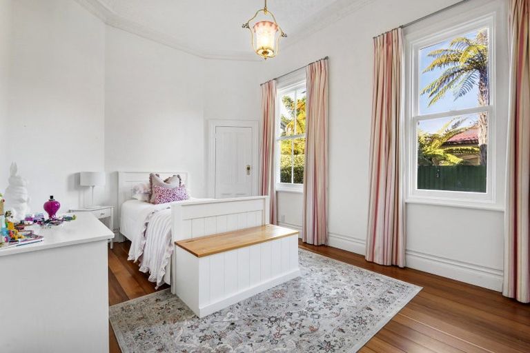 Photo of property in 46 Tainui Road, Devonport, Auckland, 0624