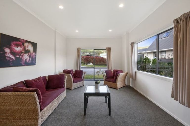 Photo of property in 2/24 Angela Place, Kinloch, Taupo, 3377