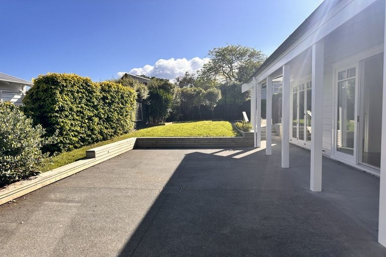 Photo of property in 50 Wairoa Road, Narrow Neck, Auckland, 0624