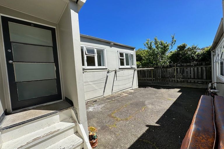Photo of property in 140 Tasman Street, Mount Cook, Wellington, 6021
