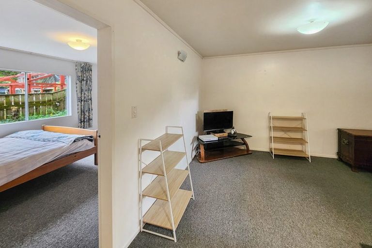 Photo of property in 102 Pinehaven Road, Pinehaven, Upper Hutt, 5019