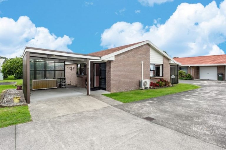 Photo of property in Orange Grove Flats, 25/549 Childers Road, Te Hapara, Gisborne, 4010