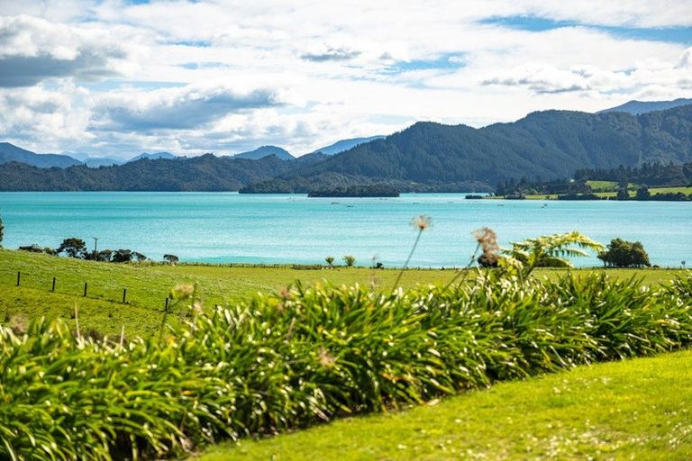 Photo of property in 5564 Kenepuru Road, Waitaria Bay, Picton, 7282