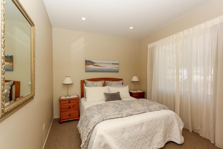 Photo of property in 30 Shelter Grove, Frankleigh Park, New Plymouth, 4310