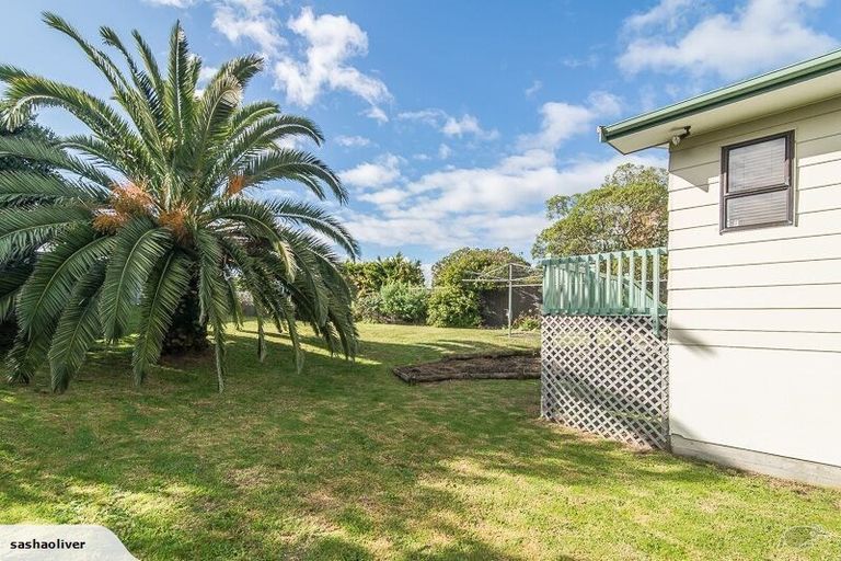 Photo of property in 31 Eruini Street, Waikanae Beach, Waikanae, 5036