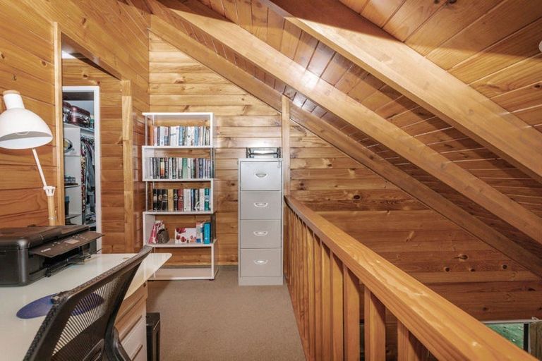 Photo of property in 24 Ruahine Street, Dannevirke, 4930