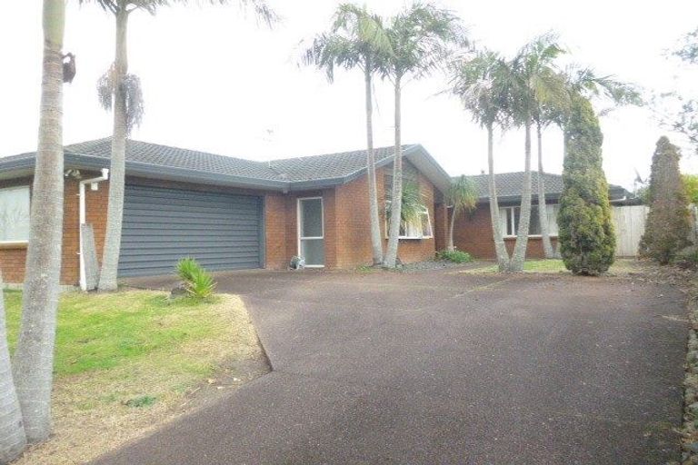 Photo of property in 15 John Lister Close, Golflands, Auckland, 2013