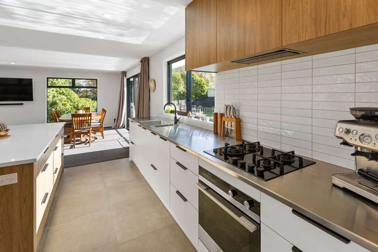 Photo of property in 136b Seaview Road, Westown, New Plymouth, 4310