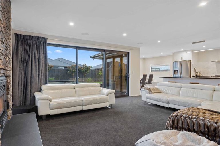 Photo of property in 6 Benjes Place, Woodend, 7610