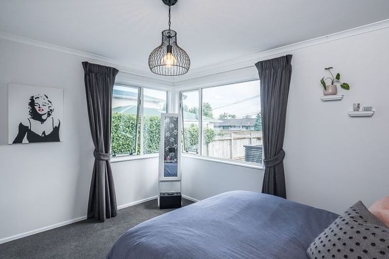 Photo of property in 2 Konini Grove, Raumati Beach, Paraparaumu, 5032