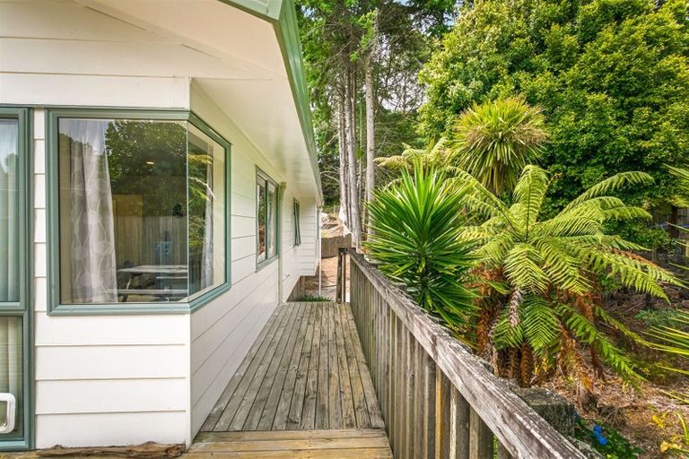 Photo of property in 3/14 Sungrove Rise, Sunnyvale, Auckland, 0612