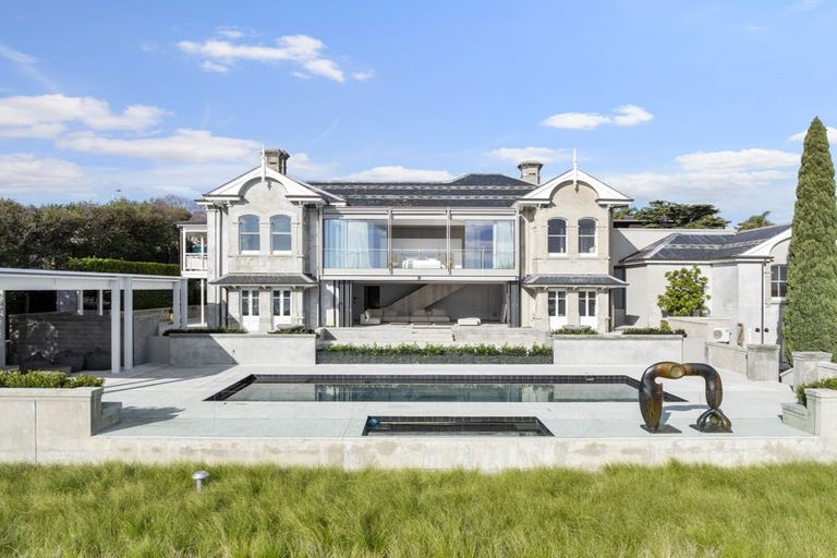 Photo of property in 27 Marine Parade, Herne Bay, Auckland, 1011