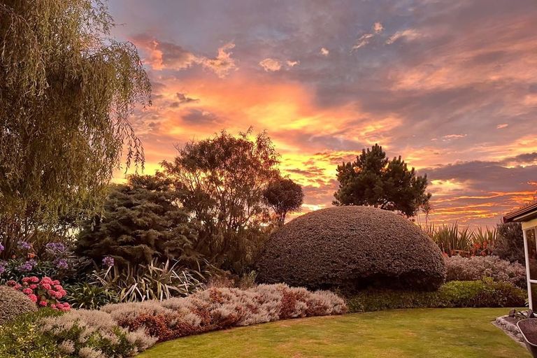 Photo of property in 964 Waianakarua Road, Herbert, 9495