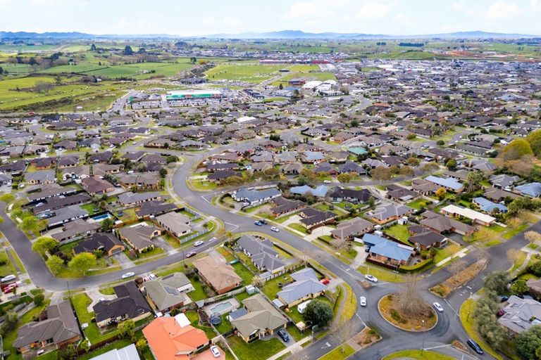 Photo of property in 1 Whitford Place, Rototuna North, Hamilton, 3210