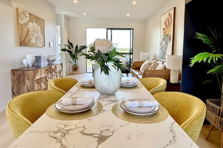 Photo of property in 32 Paretao Street, Massey, 0614