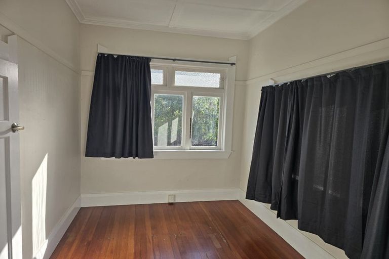 Photo of property in 1/3185 Great North Road, New Lynn, Auckland, 0600