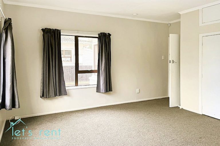 Photo of property in 52 Rosella Road, Mangere East, Auckland, 2024