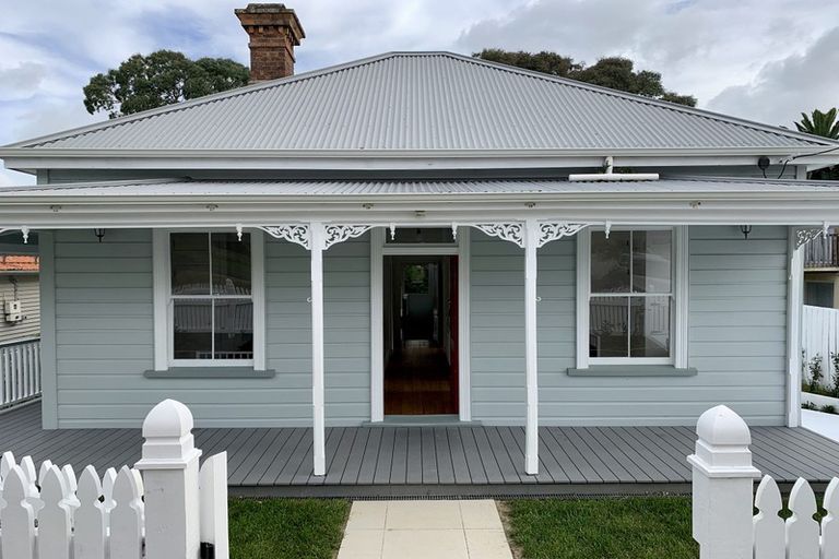 Photo of property in 29 Ewen Alison Avenue, Devonport, Auckland, 0624