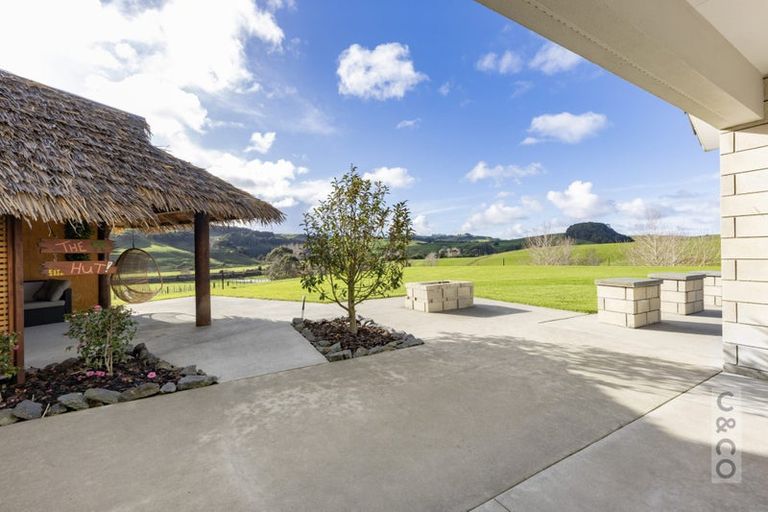 Photo of property in 1242 State Highway 16, Waimauku, 0883