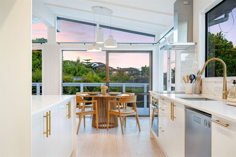 Photo of property in 30 Fitzwater Place, Henderson, Auckland, 0612