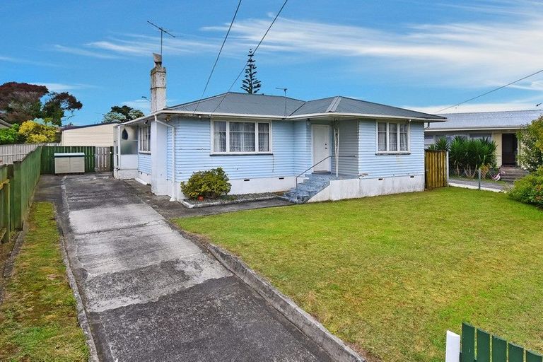 Photo of property in 16 Claymore Street, Manurewa, Auckland, 2102
