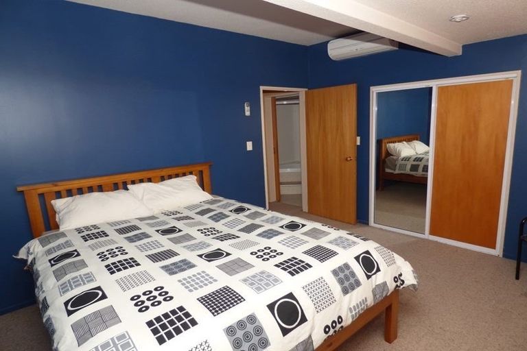 Photo of property in 17 Tintern Avenue, Avonhead, Christchurch, 8042