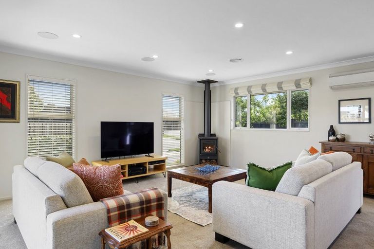 Photo of property in 42 Westpark Drive, Burnside, Christchurch, 8053