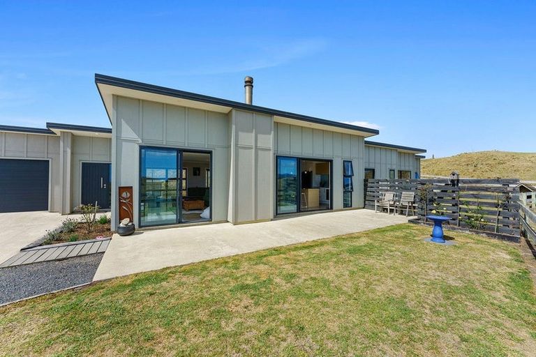 Photo of property in 174 Harakeke Road, Te Horo, Otaki, 5581
