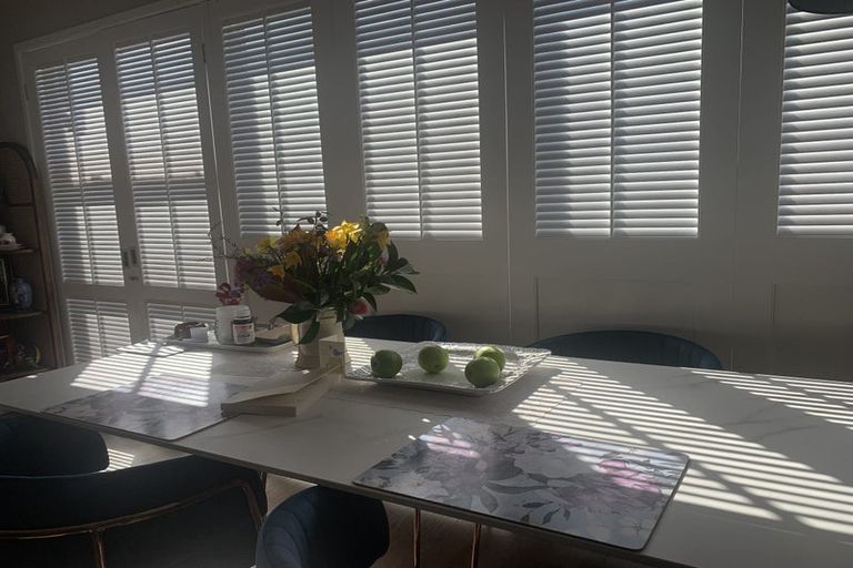 Photo of property in 2 Zion Road, Birkenhead, Auckland, 0626