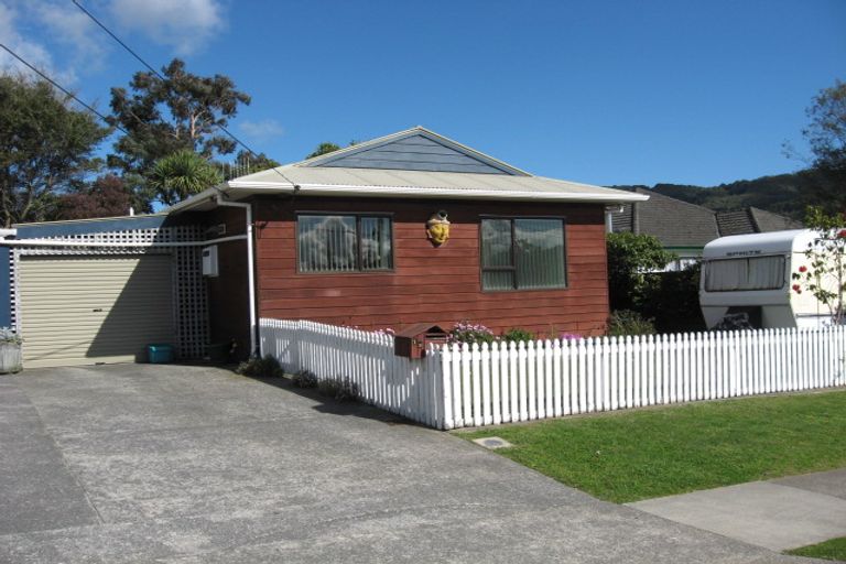 Photo of property in 1b Burden Avenue, Wainuiomata, Lower Hutt, 5014