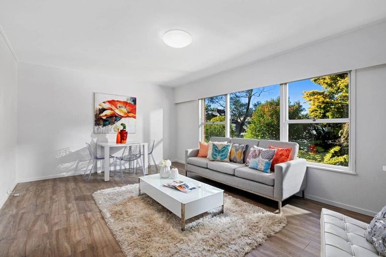 Photo of property in 2/28 Gordon Avenue, Milford, Auckland, 0620