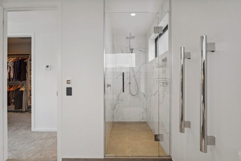 Photo of property in 3b Wallace Place, Westown, New Plymouth, 4310